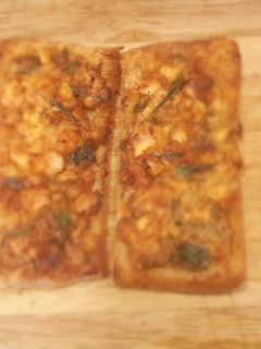 รูปของ Vegan Tofu Tomyam Toast ขนมปังหน้าเต้าหู้ต้มยำ 🔥