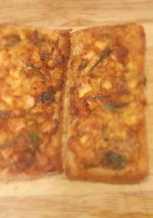 รูปของ Vegan Tofu Tomyam Toast ขนมปังหน้าเต้าหู้ต้มยำ 🔥