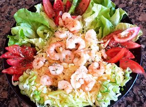 Una foto de Ensalada tibia de camarones. #nuevoshábitos