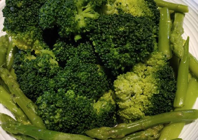 Recipe of Quick Steamed Broccoli and Asparagus