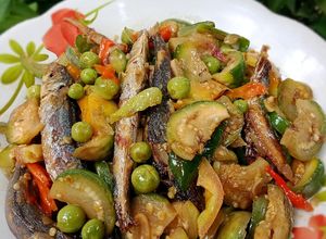 Foto resep Tumis ikan asin mix terong & tekokak