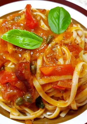 O poză a rețetei Linguini cu măsline și capere.
