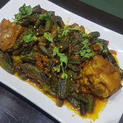 A picture of Bhindi gosht(chicken).