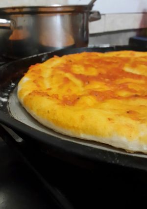 Una foto de Prepizza casera - Altura de 1, 5 a 2 cm
