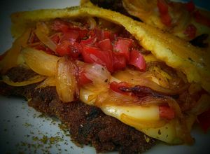 Una foto de Milanesa de Hígado de Res en costra de guineo verde!!