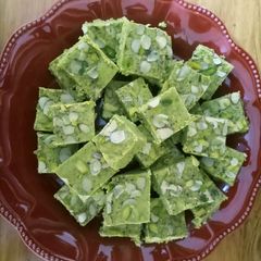 A picture of Shahi Kaju Badam Pista Barfi.