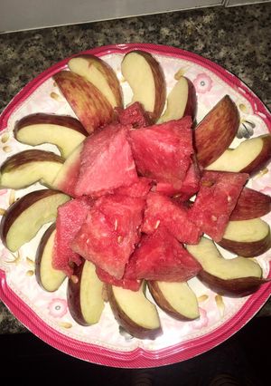 A picture of Dinner friuts🍉🍎.