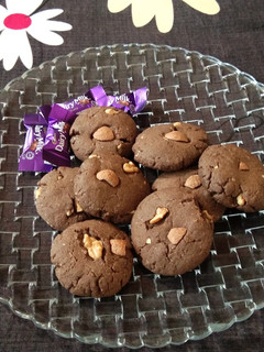 A picture of Walnuts chocolate cookies.