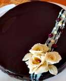 Csokis marcipános mousse torta tükörmázzal