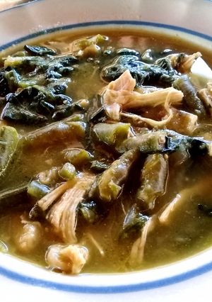 Una foto de Pollo  con espinacas y ejotes tiernos💪🍜😉