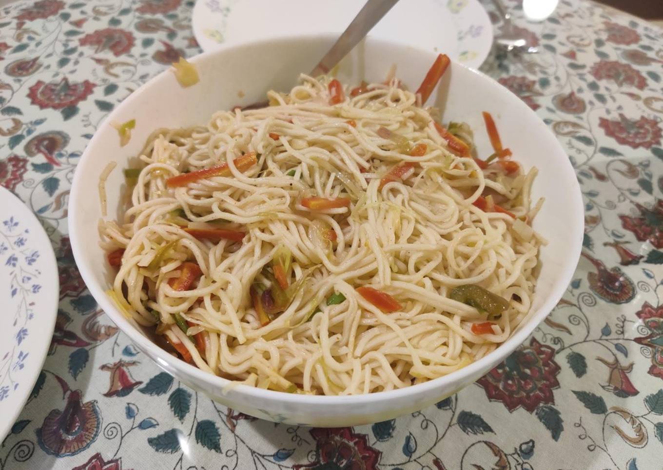 Veg hakka noodles