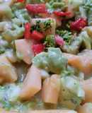 Ensalada🍑🥗de Melón,🍆aguacate, cebolla🌰y perejil🥙🍱