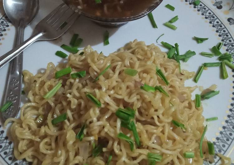 Simple Way to Make Favorite Onion maggie and manchow maggie soup