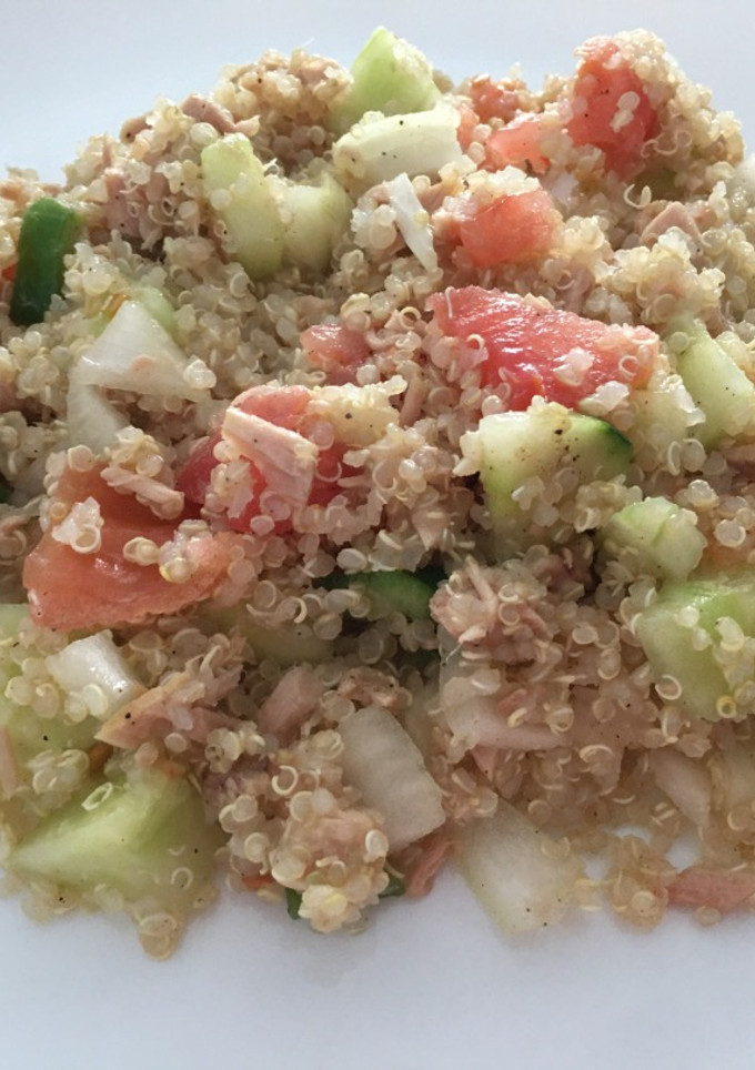 Una foto de Ensalada de quinoa con verduras