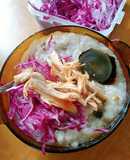 Cháo gà xé đậu xanh trứng bắc thảo