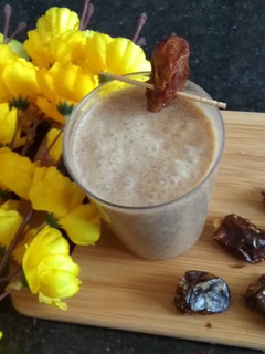 A picture of Dates Smoothie.