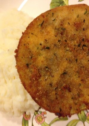 Una foto de Milanesa de berenjenas con puré de papas