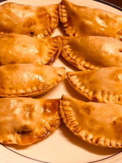 Una foto de Empanadillas caseras al horno rellenas de pisto