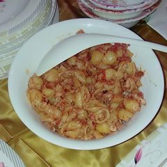 A picture of Spicy chicken macroni.