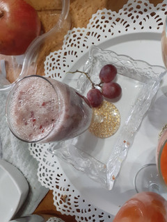 A picture of Grapes juice.
