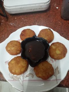 आलू टिक्की (Aloo tikki recipe in hindi) रेसिपी मुख्य फोटो