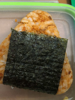 輕食三角飯糰🍙鮭魚鬆口味 的食譜成品照片
