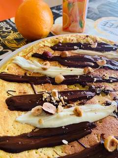 Una foto de Bizcocho de naranja en sartén 🥧🍊🍊