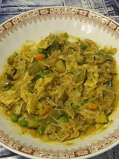 Una foto de Ensalada fideo integral con especias