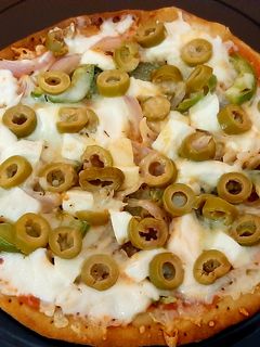 পনির পিজ্জা (paneer pizza recipe in Bengali) রেসিপির প্রধান ছবি