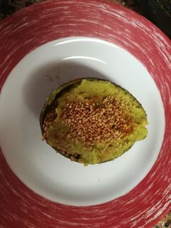 Una foto de Hummus de aguacate y garbanzos
