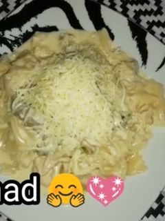 صورة لوصفة معكرونة بالصلصة البيضاء