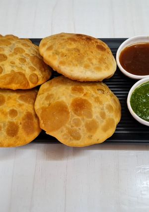मूंग दाल कचौड़ी (moong dal kachodi recipe in Hindi) रेसिपी मुख्य फोटो