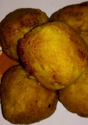 A picture of Yam Balls.