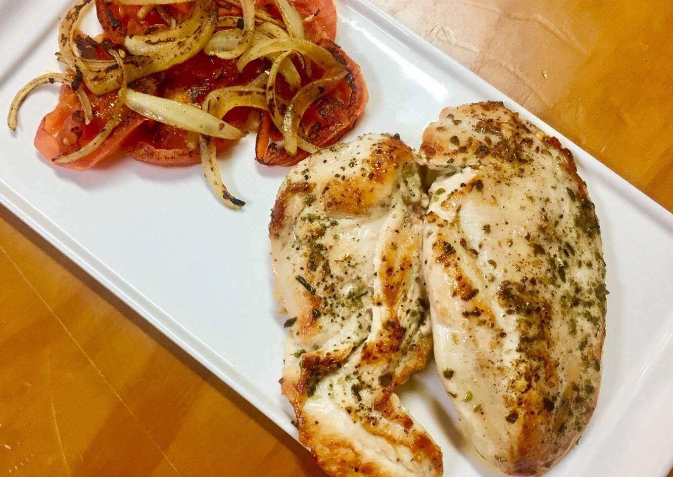 Pechuga de pollo, con ensalada asá