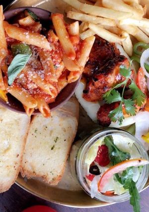 A picture of Curry Pasta.
