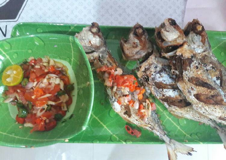 Resep Ikan peda/kembung sambal matah, Bisa Manjain Lidah