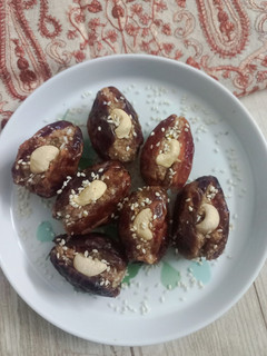 A picture of Stuffed khajoor Mithai.