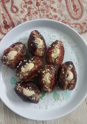 A picture of Stuffed khajoor Mithai.
