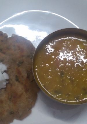 A picture of Jowar And Coriander Parantha.
