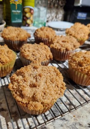 A picture of Apple Walnut Crumble Muffins.