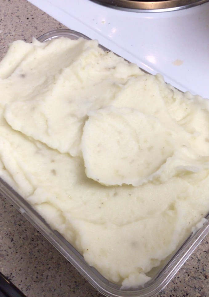A picture of Mashed Potatoes.