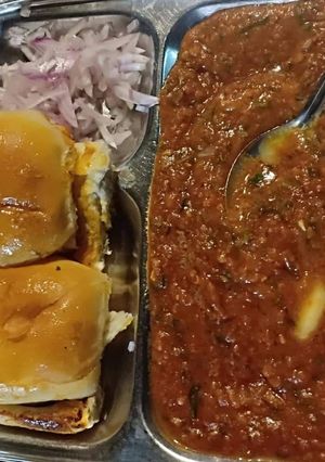 A picture of Masala pav.