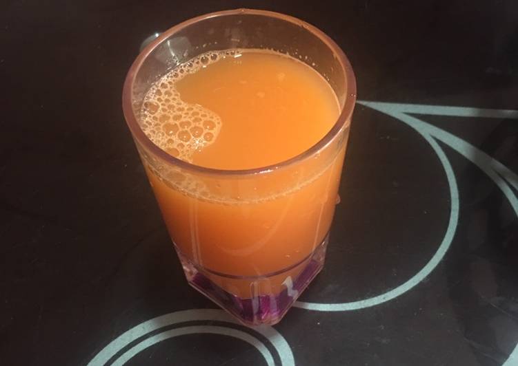 How to Make Quick Pineapple &amp; carrot juice🥕🍍