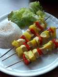 Spiedini di pollo e ananas
