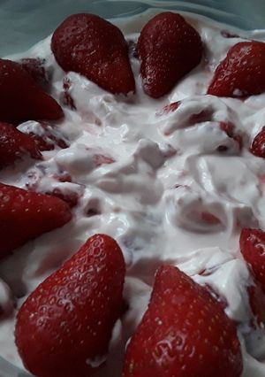 A picture of Sig's Quark with Strawberries.