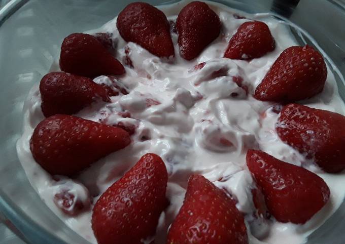 Sig's Quark with Strawberries