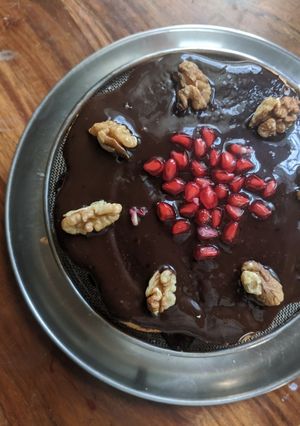 A picture of Fruit and walnut cake.