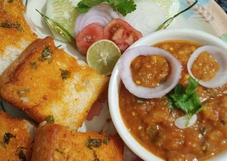 Recipe: Delicious Mumbai Style Pav bhaji