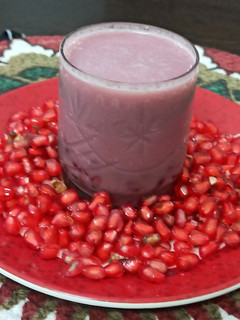 रेड अनार का जूस (red anar ka juice recipe in Hindi) रेसिपी मुख्य फोटो