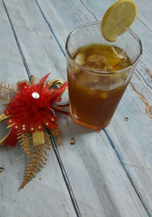 A picture of Honey lemon iced tea.